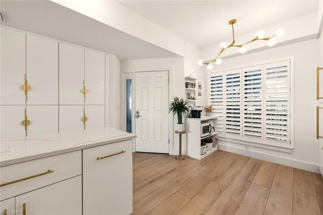 601 La Peninsula BLVD # 601, Naples, FL 34113