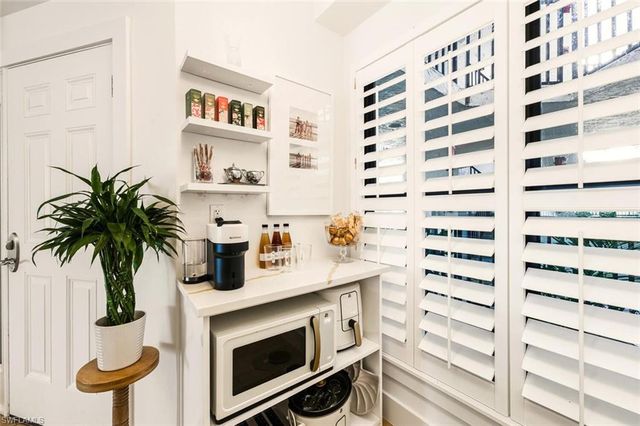 601 La Peninsula BLVD # 601, Naples, FL 34113