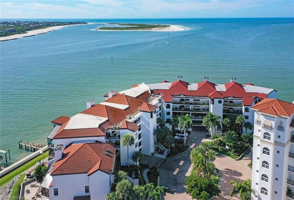 601 La Peninsula BLVD # 601, Naples, FL 34113