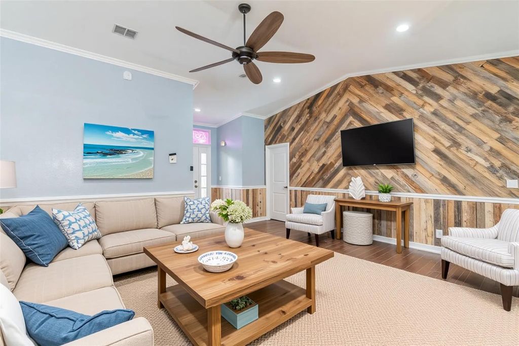 Image 2 of property listing at 109 REBECCA DRIVE NE, Winter Haven, FL 33881