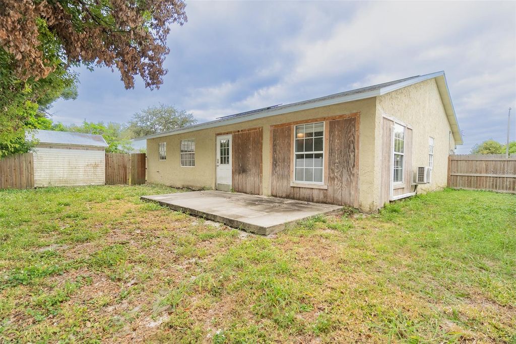 Image 12 of property listing at 109 REBECCA DRIVE NE, Winter Haven, FL 33881