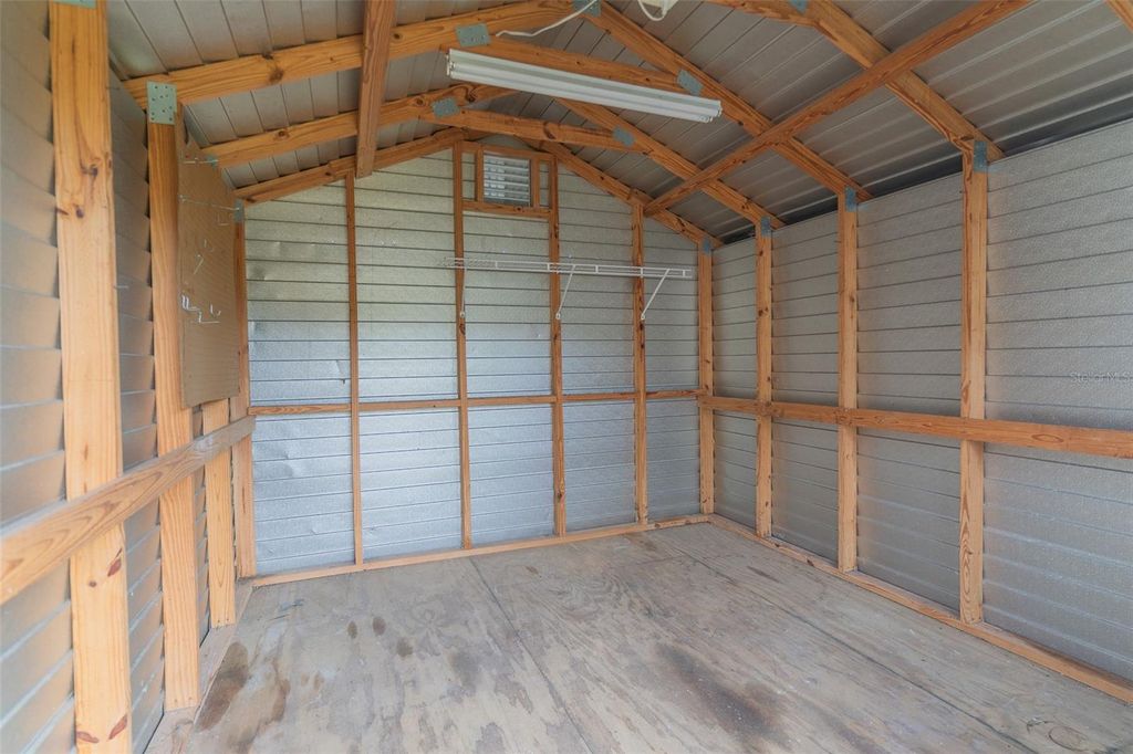 Image 15 of property listing at 109 REBECCA DRIVE NE, Winter Haven, FL 33881