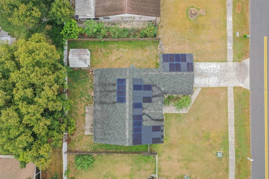 Image 19 of property listing at 109 REBECCA DRIVE NE, Winter Haven, FL 33881