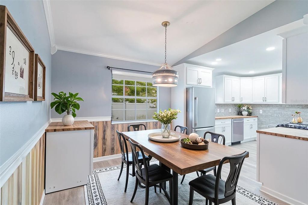 Image 4 of property listing at 109 REBECCA DRIVE NE, Winter Haven, FL 33881