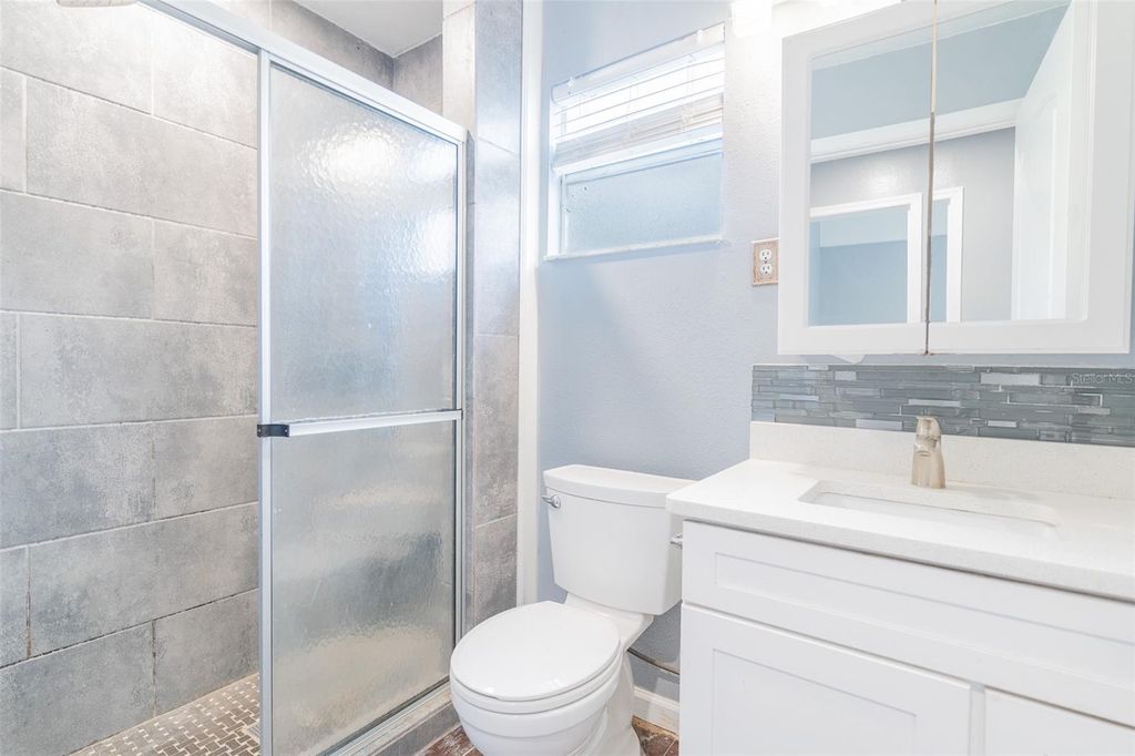 Image 7 of property listing at 109 REBECCA DRIVE NE, Winter Haven, FL 33881