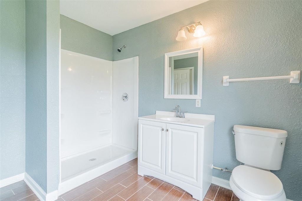 Image 8 of property listing at 109 REBECCA DRIVE NE, Winter Haven, FL 33881