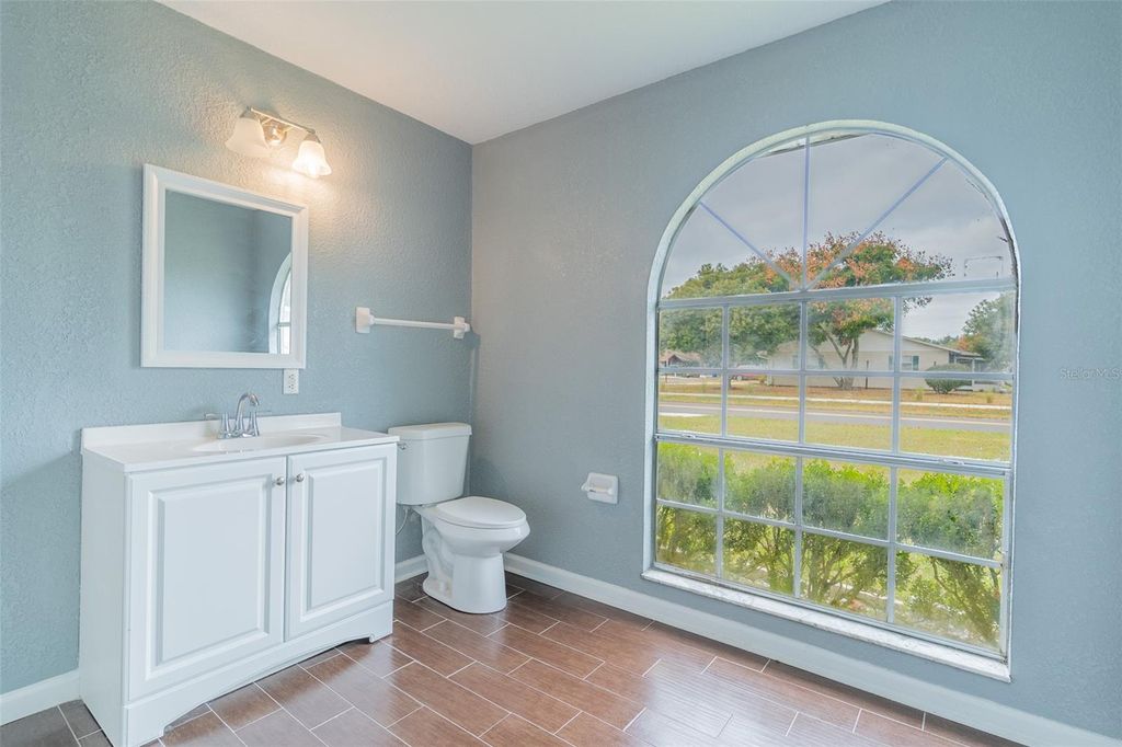 Image 9 of property listing at 109 REBECCA DRIVE NE, Winter Haven, FL 33881