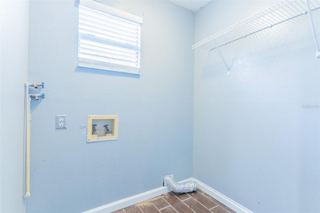 Image 10 of property listing at 109 REBECCA DRIVE NE, Winter Haven, FL 33881