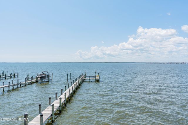 33 Rochester Drive, Brick, NJ 08723