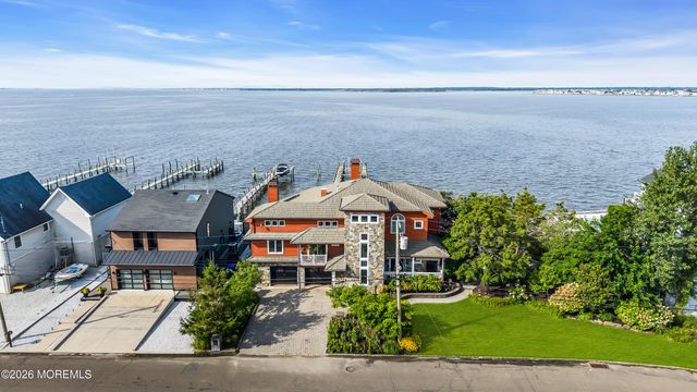 33 Rochester Drive, Brick, NJ 08723