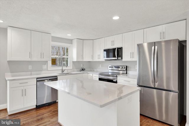 2240 BRIDLE PATH DR, Waldorf, MD 20601