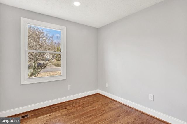 2240 BRIDLE PATH DR, Waldorf, MD 20601