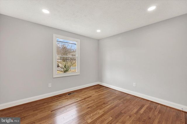 2240 BRIDLE PATH DR, Waldorf, MD 20601