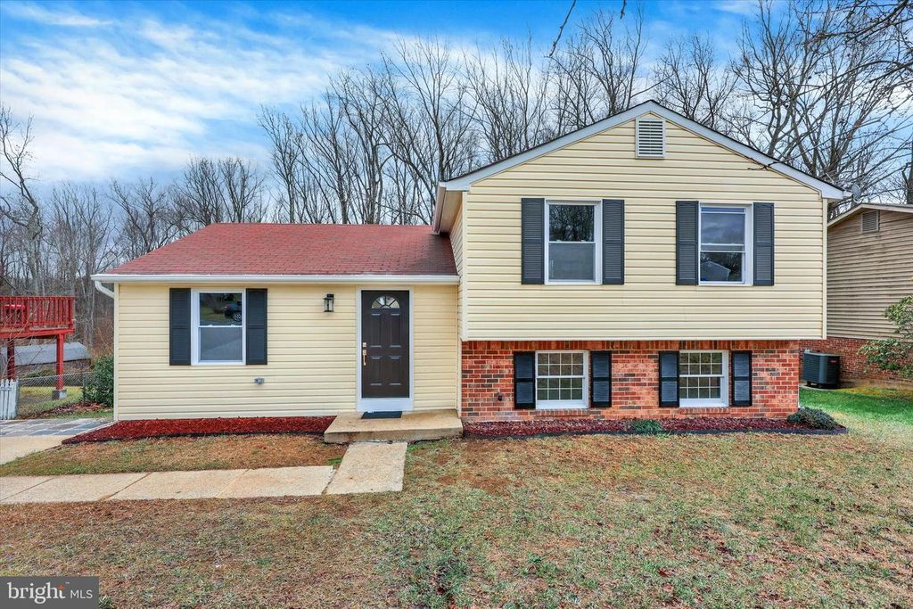 2240 BRIDLE PATH DR, Waldorf, MD 20601