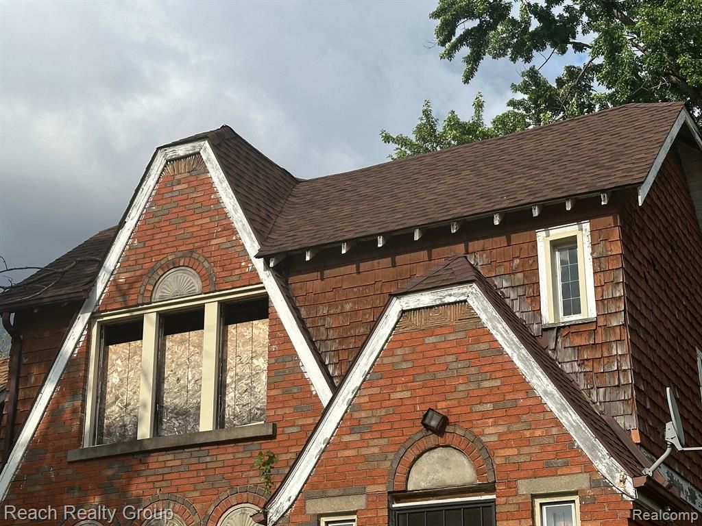 13614 Meyers Road, Detroit, MI 48227