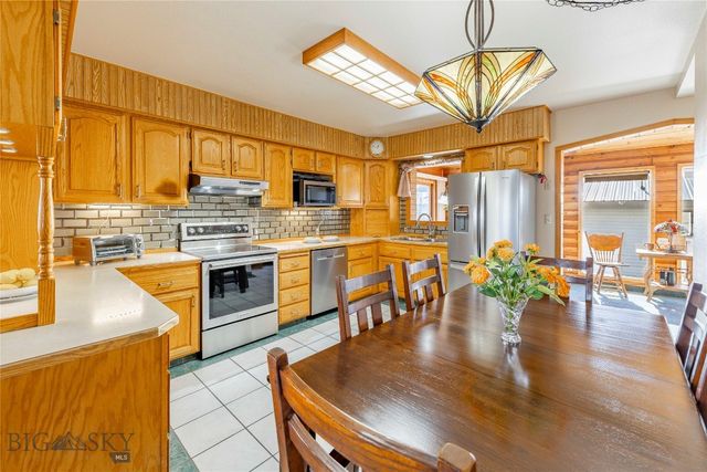 821 E 6th Street, Anaconda, MT 59711