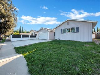 6215 Glide Avenue, Woodland Hills, CA 91367