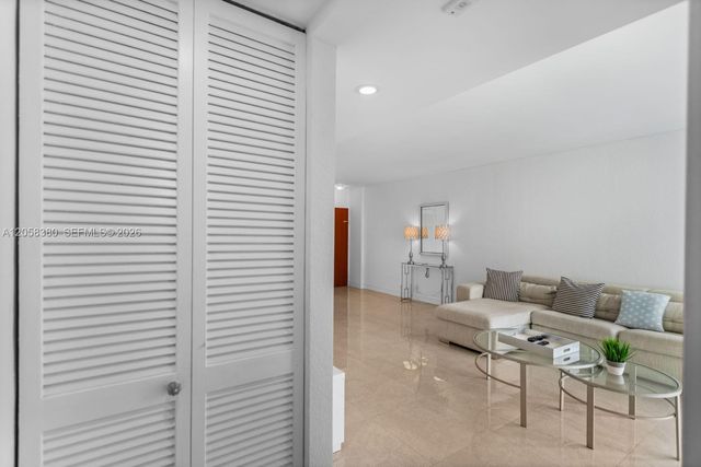 3801 S Ocean Dr 11S, Hollywood, FL 33019