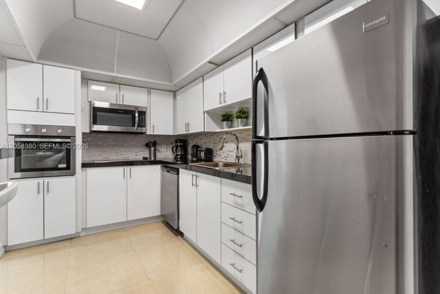 3801 S Ocean Dr 11S, Hollywood, FL 33019