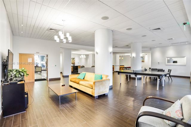 3801 S Ocean Dr 11S, Hollywood, FL 33019