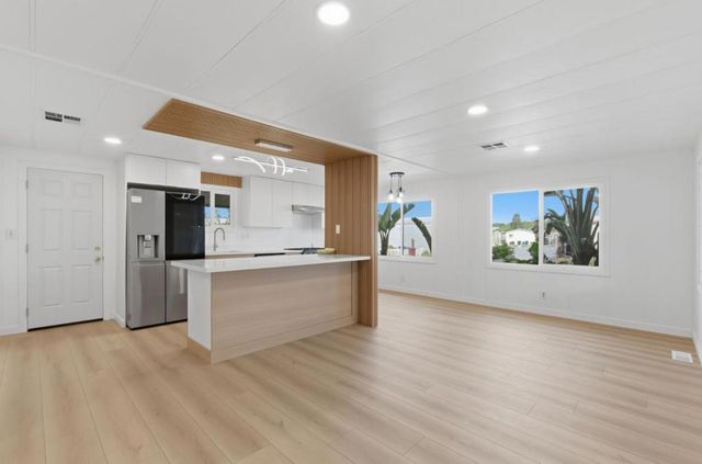 200 Burnett Avenue, Morgan Hill, CA 95037