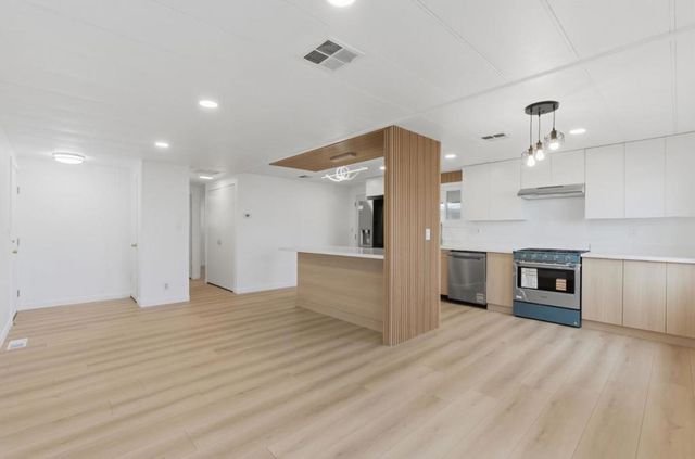 200 Burnett Avenue, Morgan Hill, CA 95037