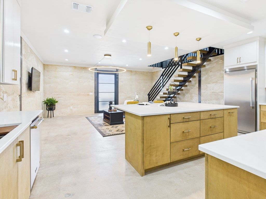 Image 13 of property listing at 1905 Beaty Road, San Angelo, TX 76904
