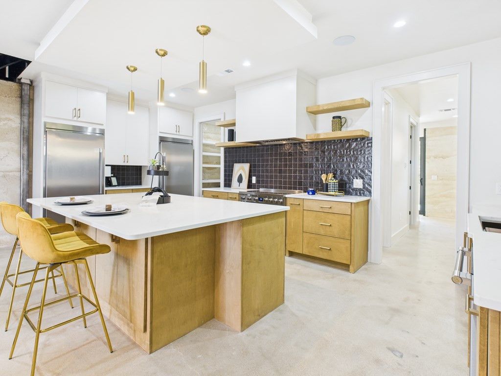 Image 9 of property listing at 1905 Beaty Road, San Angelo, TX 76904