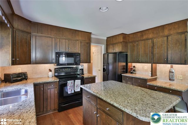 2205 North Pewter Drive, Lower Macungie Twp, PA 18062