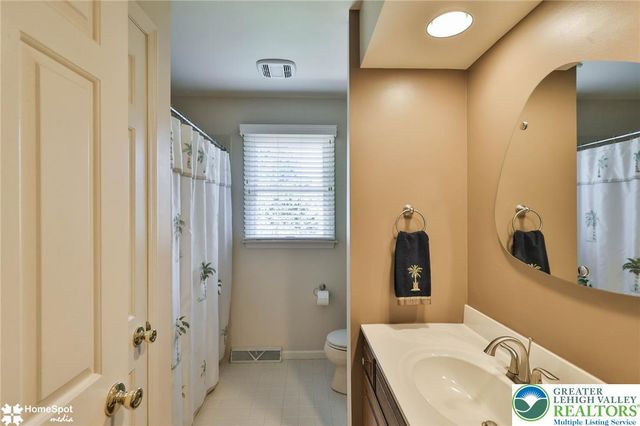 2205 North Pewter Drive, Lower Macungie Twp, PA 18062