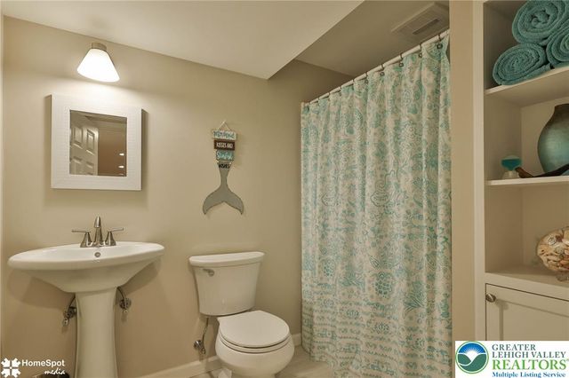2205 North Pewter Drive, Lower Macungie Twp, PA 18062