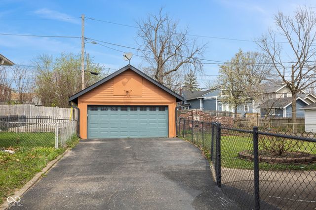 5120 E Pleasant Run Parkway North Drive, Indianapolis, IN 46219