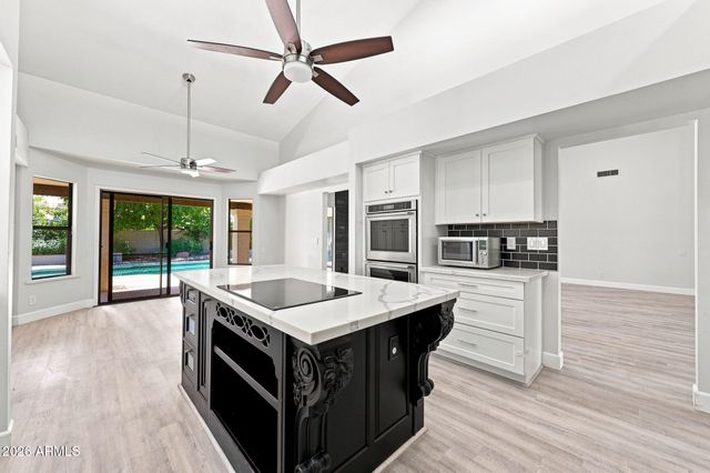 8405 E TURQUOISE Avenue, Scottsdale, AZ 85258