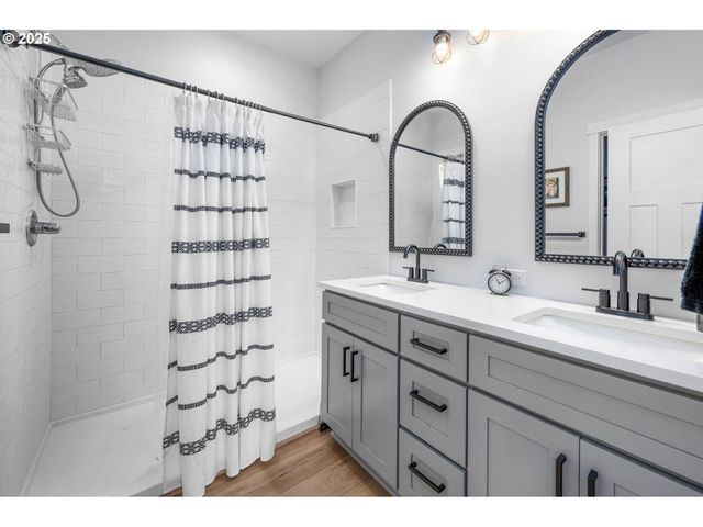 254 N 1ST St, St Helens, OR 97051