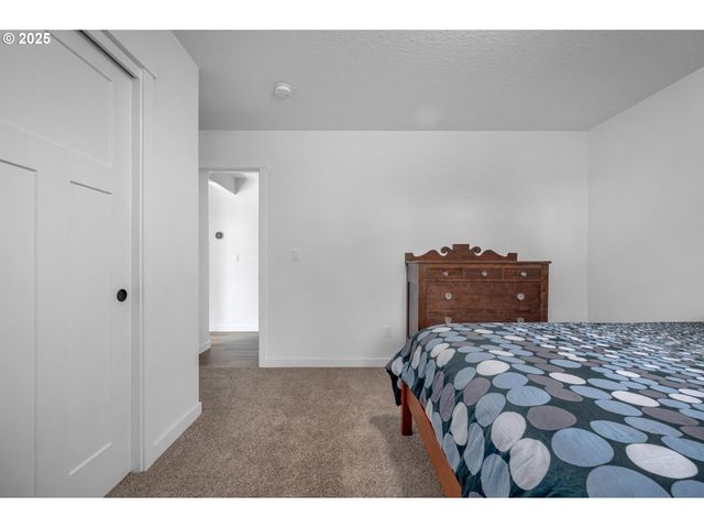 254 N 1ST St, St Helens, OR 97051