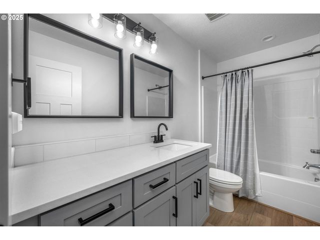 254 N 1ST St, St Helens, OR 97051