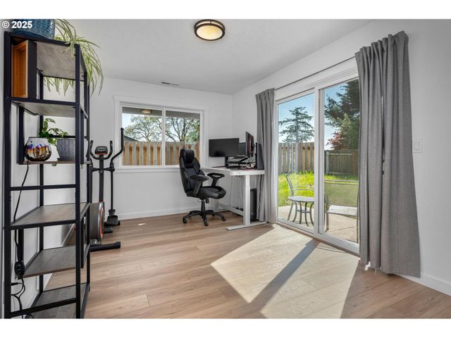254 N 1ST St, St Helens, OR 97051