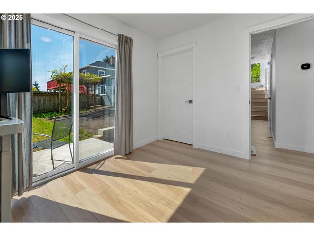 254 N 1ST St, St Helens, OR 97051