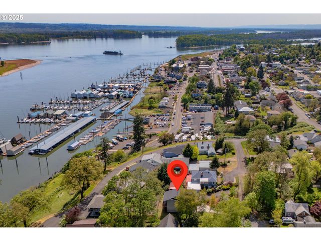 254 N 1ST St, St Helens, OR 97051