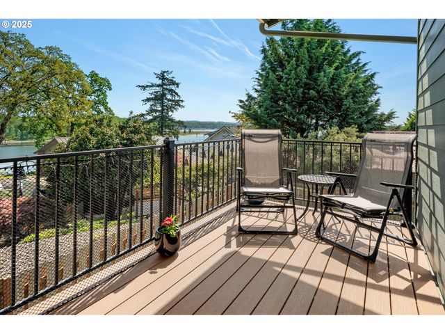 254 N 1ST St, St Helens, OR 97051