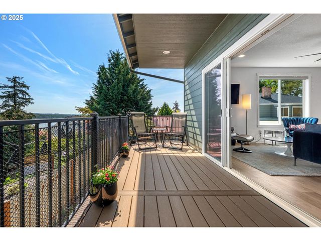 254 N 1ST St, St Helens, OR 97051