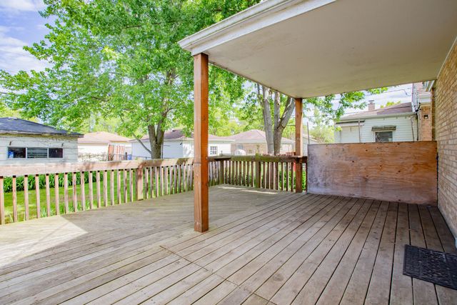 6317 N Lowell Avenue, Chicago, IL 60646