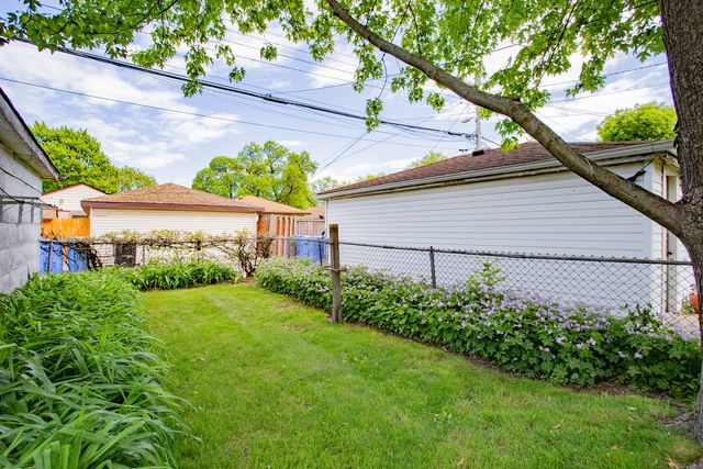 6317 N Lowell Avenue, Chicago, IL 60646