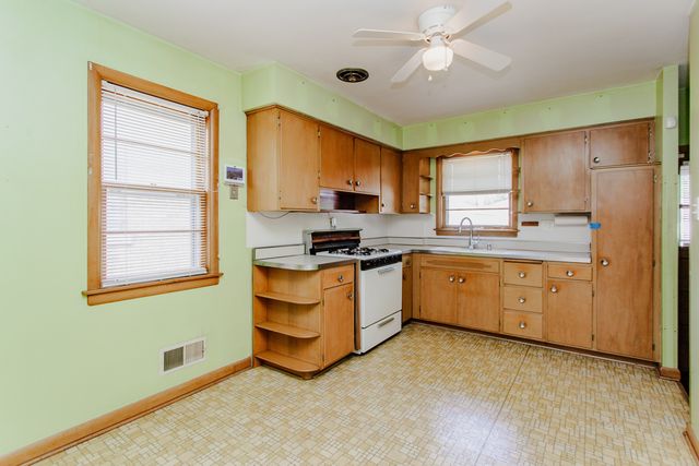 6317 N Lowell Avenue, Chicago, IL 60646