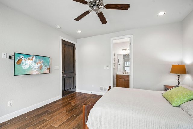 360 Mendocino LN, Austin, TX 78737