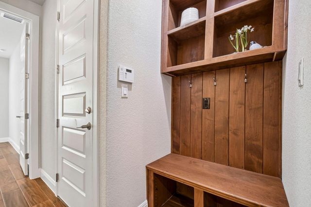 360 Mendocino LN, Austin, TX 78737