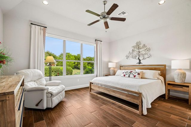 360 Mendocino LN, Austin, TX 78737