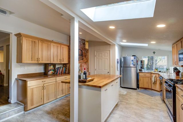 21480 Consolation St, Volcano, CA 95689