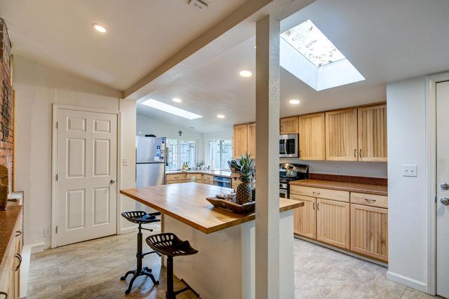 21480 Consolation St, Volcano, CA 95689