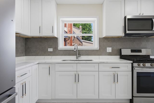 3907 W Marquette Road, Chicago, IL 60629